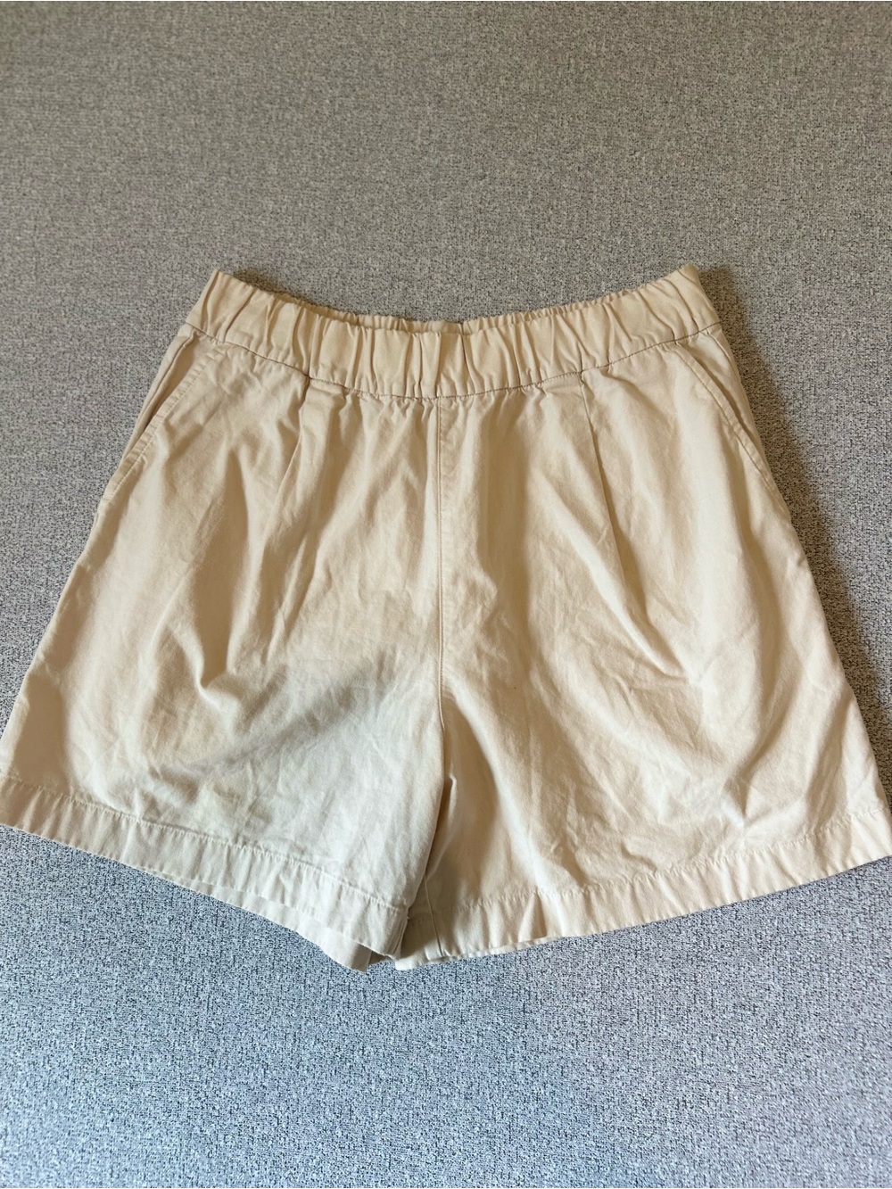 UNIQLO Women's Cotton Easy Shorts Beige Tan Size M Elastic Waist Casual